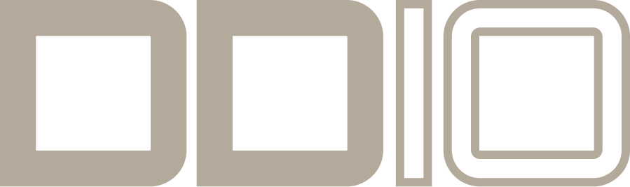 Logo of the creator of the website, Derek Daquel